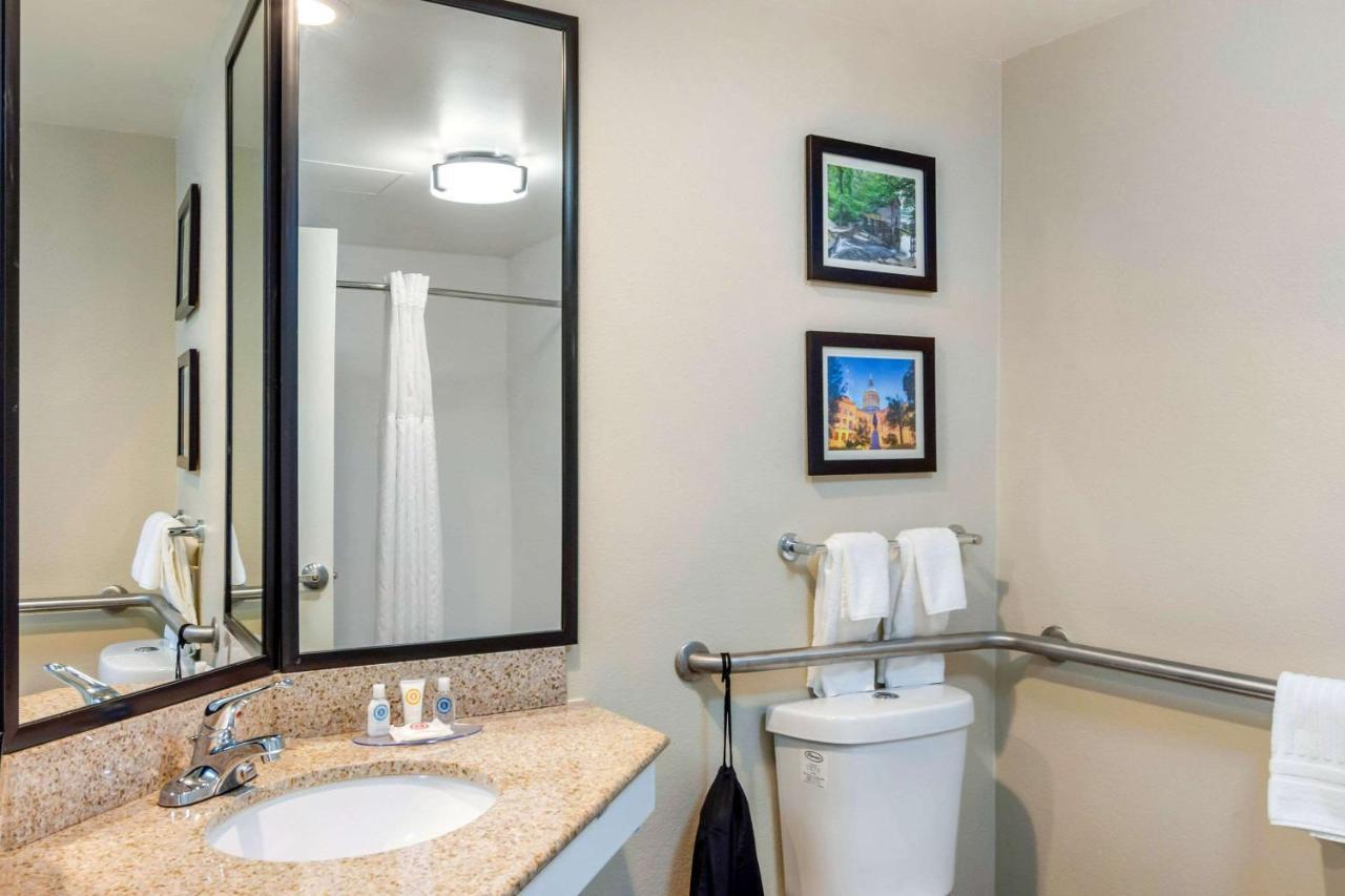 Comfort Atlanta Airport Inn